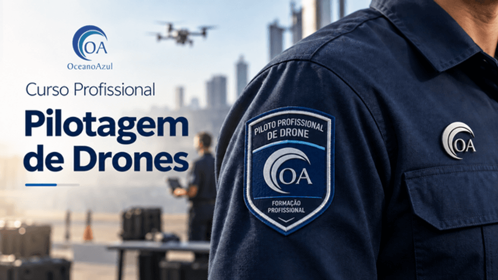 Curso Profissional de Pilotagem de Drones da Oceano Azul, com piloto uniformizado e drone ao fundo